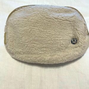 Lululemon Sherpa Belt Bag